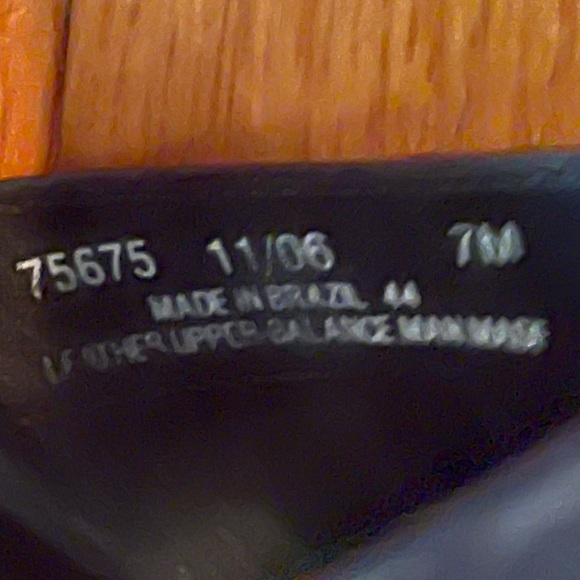 Clarks Leather Black Slip On Heel EUC - Picture 9 of 9